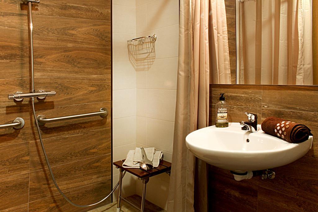 Apartamentos Turisticos Cullar Vega Bilik gambar
